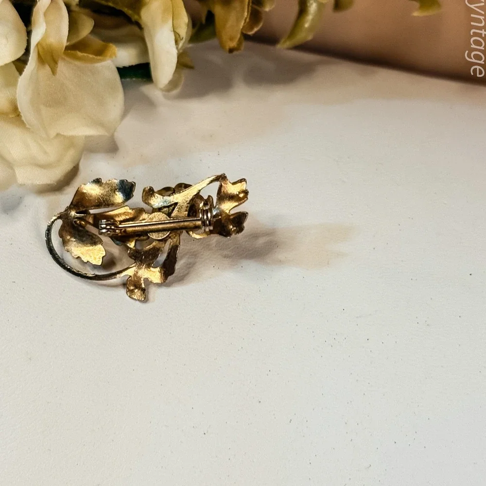 Gold Rose Brooch with Faux Stones‎
